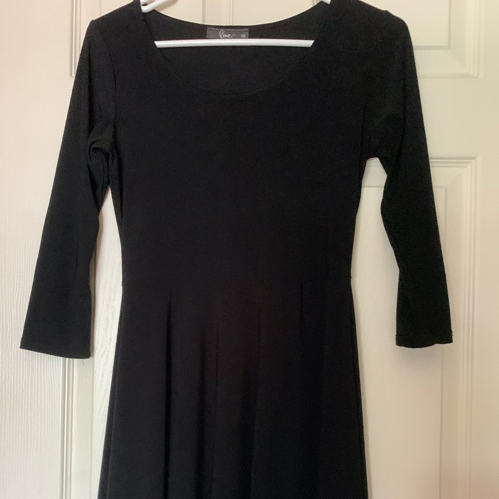 Black Mid-length Dress (mid-length sleeves)